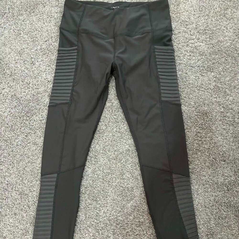 Women's Like New Grey Ribbed Leggings with Pockets